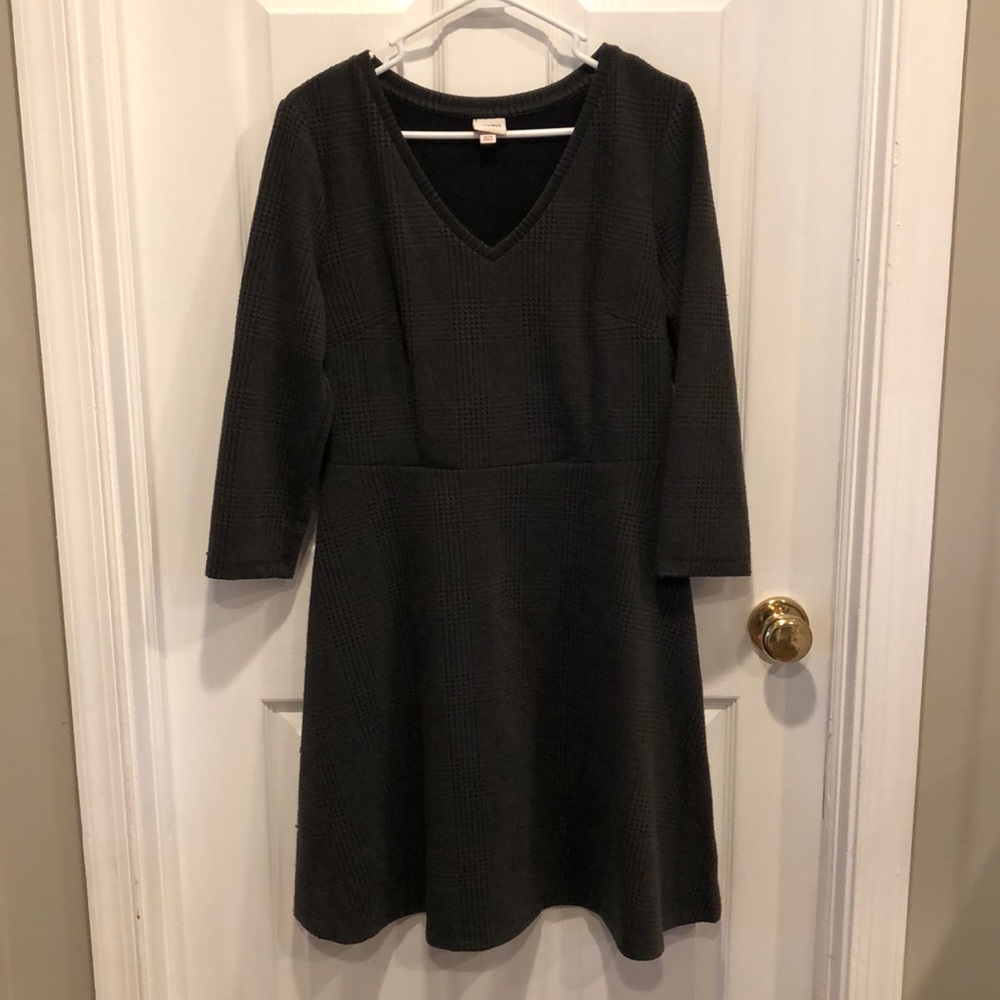 Grey houndstooth checked girls dress
